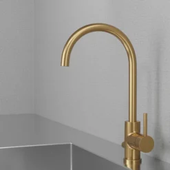 Keittiöhana Scandtap Steel Curve Sand D pesukoneventtiilillä messinki